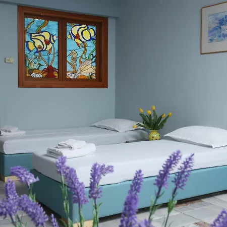 Kon&kona Hrakleitsa * Nea Iraklitsa