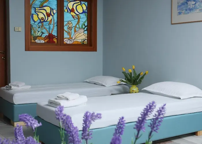 Kon&kona Hrakleitsa * Nea Iraklitsa